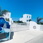 Xenos 7 With A Private Pool Near The Sea *