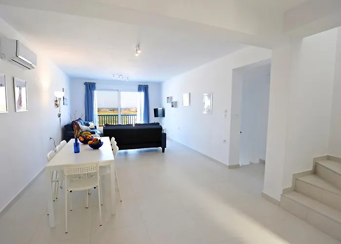 Xenos 7 With A Private Pool Near The Sea Вилла Тигаки