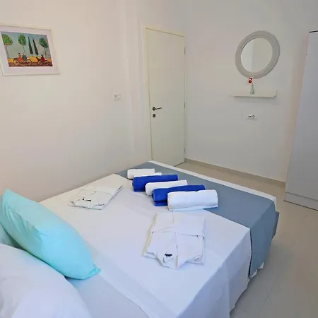 Xenos 7 With A Private Pool Near The Sea Τιγκάκι