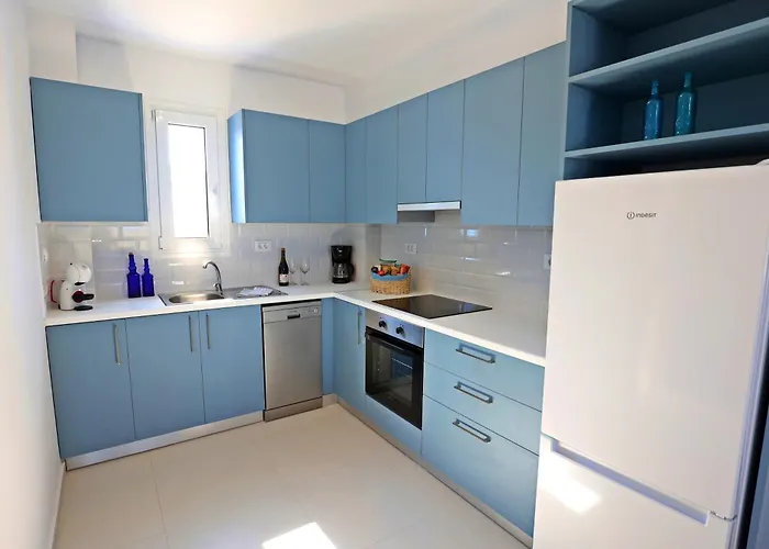 Xenos 7 With A Private Pool Near The Sea