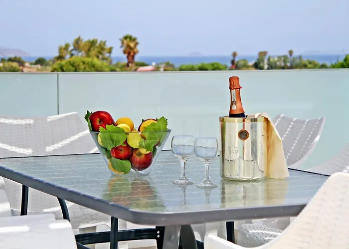 Xenos 7 With A Private Pool Near The Sea *