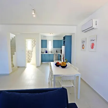 Xenos 7 With A Private Pool Near The Sea Willa