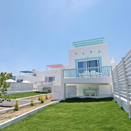 Xenos 7 With A Private Pool Near The Sea *